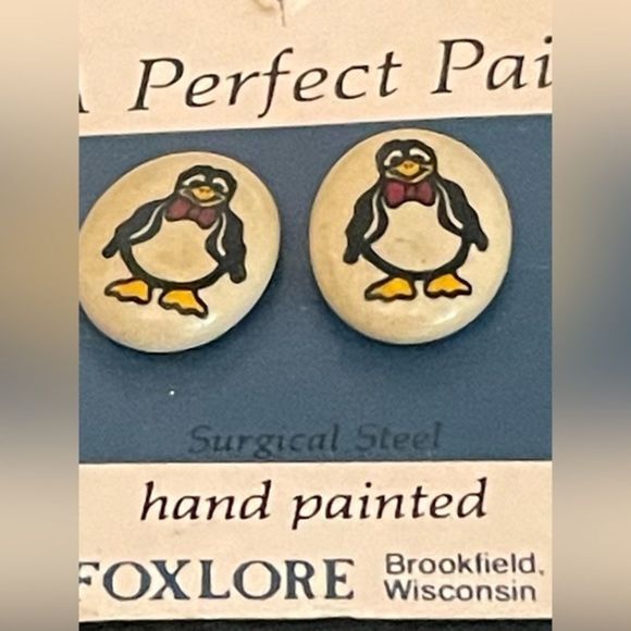 NWT Foxlore oval cream black red yellow hand painted penguin clay stud - Picture 3 of 6